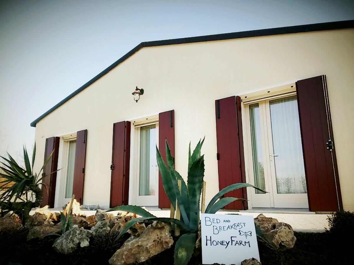 Bed & Breakfast Honey Farm